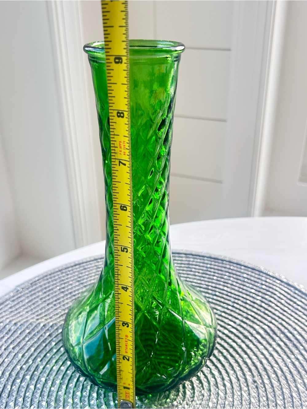 Vintage quilted emerald green vase sing bud vase - Picture 5 of 7